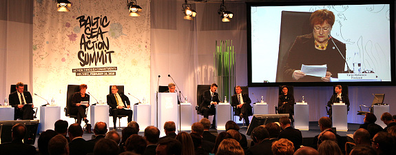 Tasavallan presidentti Tarja Halonen avasi Baltic Sea Action Summit -huippukokouksen.  Copyright © Tasavallan presidentin kanslia